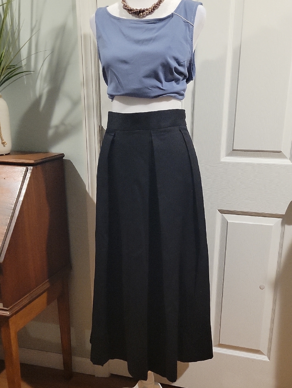 Elegant Black Pleated Skirt